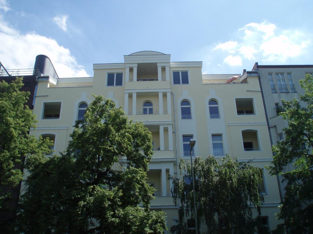 Lv Rooms & Apartments Am Luetzowplatz — Photos 1
